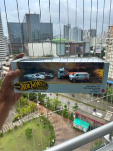 Hot Wheels Premium Gulf Racing 4-Car Set