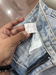 Light Wash Relaxed Fit Jeans