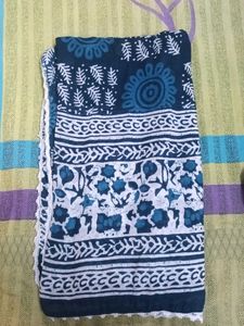 Handblock Printed Cotton Dupatta – Indigo Blue &amp; W