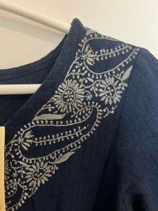 Women's Blue Embroidered Kurta