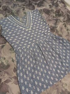 Women's Blue &amp; White Printed Sleeveless V-Neck Top