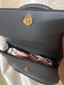 Chic Black Croc Embossed Handbag