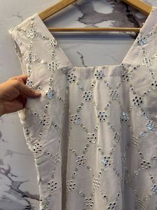Elegant Embroidered Kurti