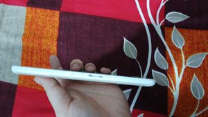 Panasonic eluga arc 2