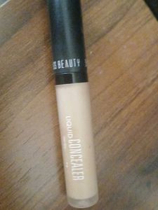 Swiss Beauty Liquid Concealer in the shade.