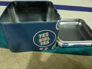 Fossil 'Stay Wild' Tin box
