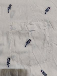 IVOC parrot Embroidery White Shirt