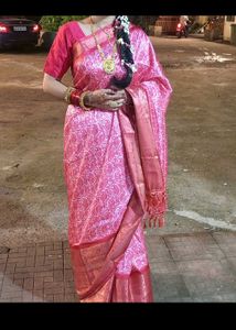 Elegant Pink Paisley Saree with Blouse