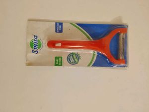 Pizza cutter and peeler
