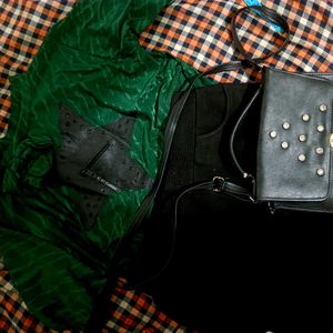 Stylish  Graphic top + short+ sling bag Fr
