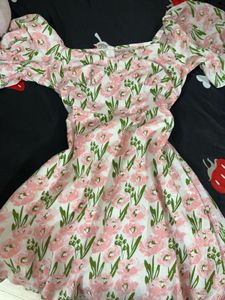 Floral print short puff sleeve dress