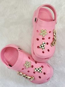 🎀 Pink Clog Shoes with Charms 🥰