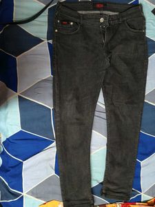 🇺🇸 Diesel men's Black Jeans ( size 32)