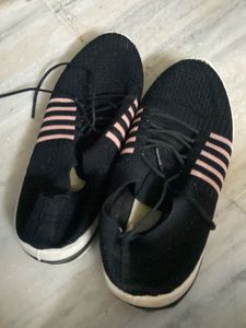 Comfortable Black Knit Sneakers