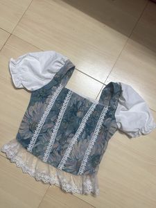 Vintage Floral Puff Sleeve Top