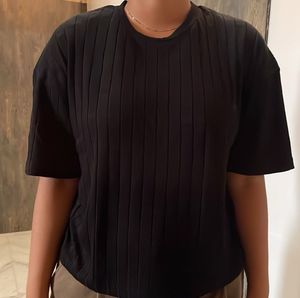 Chic Black Ribbed Knit Tee