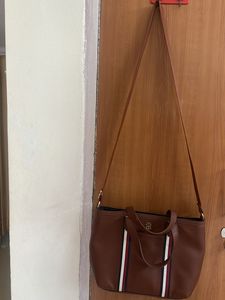 Smart Tommy Hilfiger Handbag