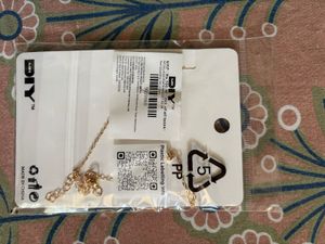 Elegant Gold Tone Geometric Necklace