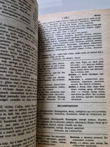 EASY TO USE INDIAN EDITION THESAURUS