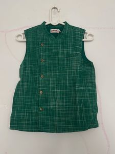 Green Sleeveless Ethnic Kurta