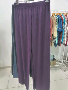 Comfortable Pleated Wide-Leg Pants