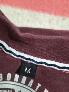 sweat shirt