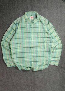 Levi's Plaid Button-Up Shirt