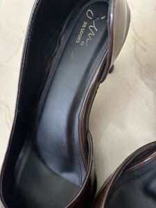 JIM LOOKS Chic short heels