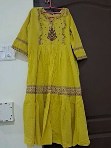 A Beautiful Yellow Kurti