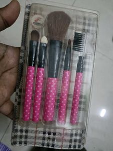 make-up brushes