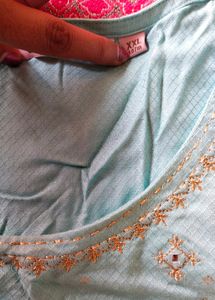 Avaasa Women Kurti