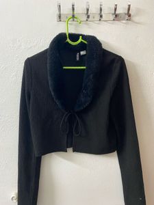 H&M Black cropped cardigan with faux fur collar