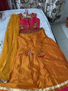 Lenga Choli With Padded Blouse And Contrast Dupata