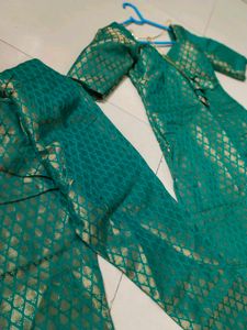 "Stunning Green &amp; Gold Ethnic Set for Sale! ✨