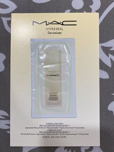 MAC Hyper Real Serumizer Sample