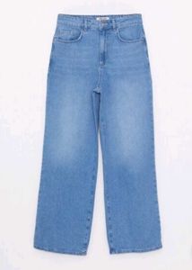 Wide-Leg Light Wash Jeans