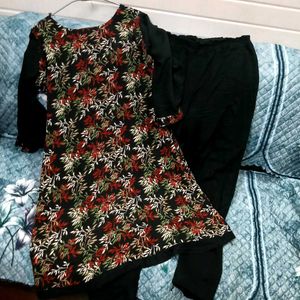 Elegant Kurta Set with Leaf Print 🖤