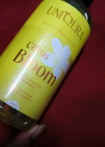 Uniqura Citrus Bloom Body Wash