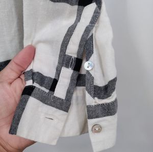 Women's White &amp; Black Plaid Button-Up Shirt