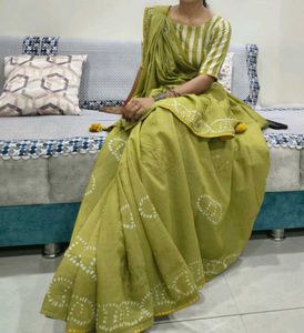 Boho Chic Olive Green Bandhani Saree