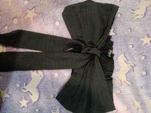 black bandeau top with bow detail and streachable