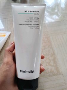 Minimalist Niacinamide Body Lotion