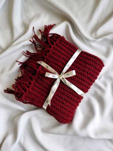 Crochet Mikasa's scarf / red scar