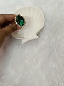 Elegant Emerald Ring