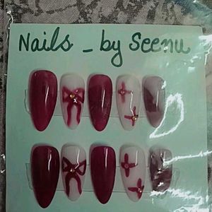 Reusable Press-On Nails ♥️