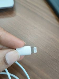 Apple earphone new guaranteed.