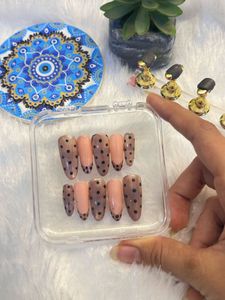 Polka Dot Press-On Nails