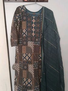 women kurta set with dupatta. genuinely used. good