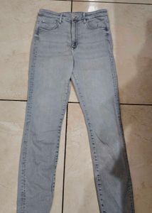 Light Wash High-Waisted Jeans