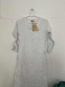 Elegant White Chikankari Kurta